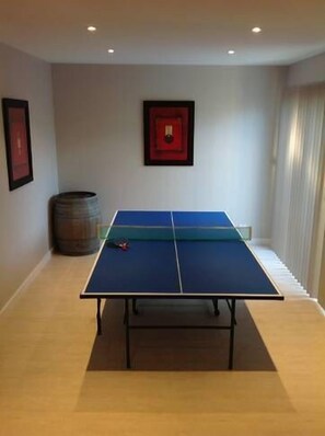 Games room - Moana Beach “Elandra Beach House” (Moana)