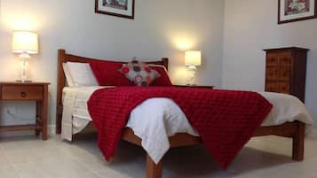 4 bedrooms, iron/ironing board, free WiFi, bed sheets