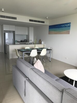 Smart TV, DVD player, music library, video library - Views of Darwin Harbor (Darwin City)