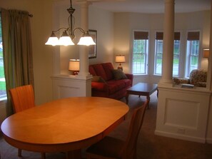 Interior - Large & Comfy Townhome. Fully Stocked. Filtered Lake views. Steps to the Beach! (Lake George)