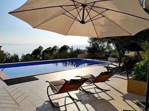 Outdoor pool - Holiday home Arija with sea view and beautiful garden  (Makarska)
