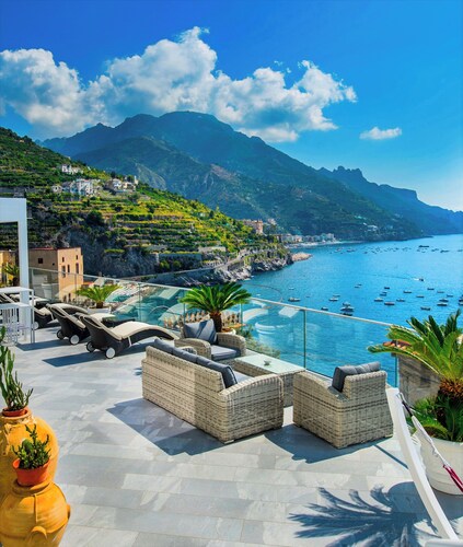 ✅✅ EXCLUSIVE SEA ACCESS VILLA w/ 4 BEDROOMS ❤️ Parking 🅿️ Jacuzzi ❤️ Solarium  🌞