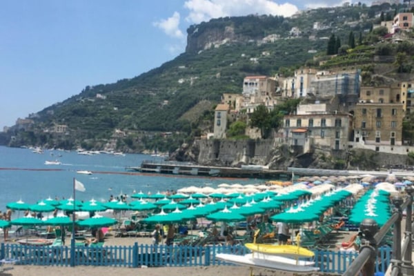 Am Strand, LiegestĂŒhle, StrandtĂŒcher