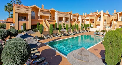 Luz / Lagos Luxury & Spacious 2bed Apartment Baia da Luz (200m to beach)