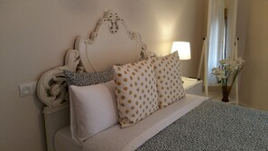 4 chambres, système d’insonorisation, fer et planche à repasser