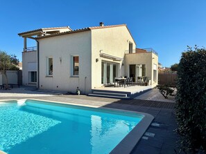Outdoor pool - Modern house with private pool, close to the beach (Saint-Cyprien)