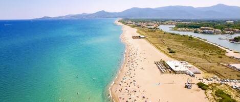 Beach nearby, sun-loungers