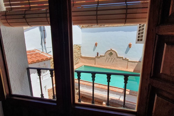 المنشأة من الداخل