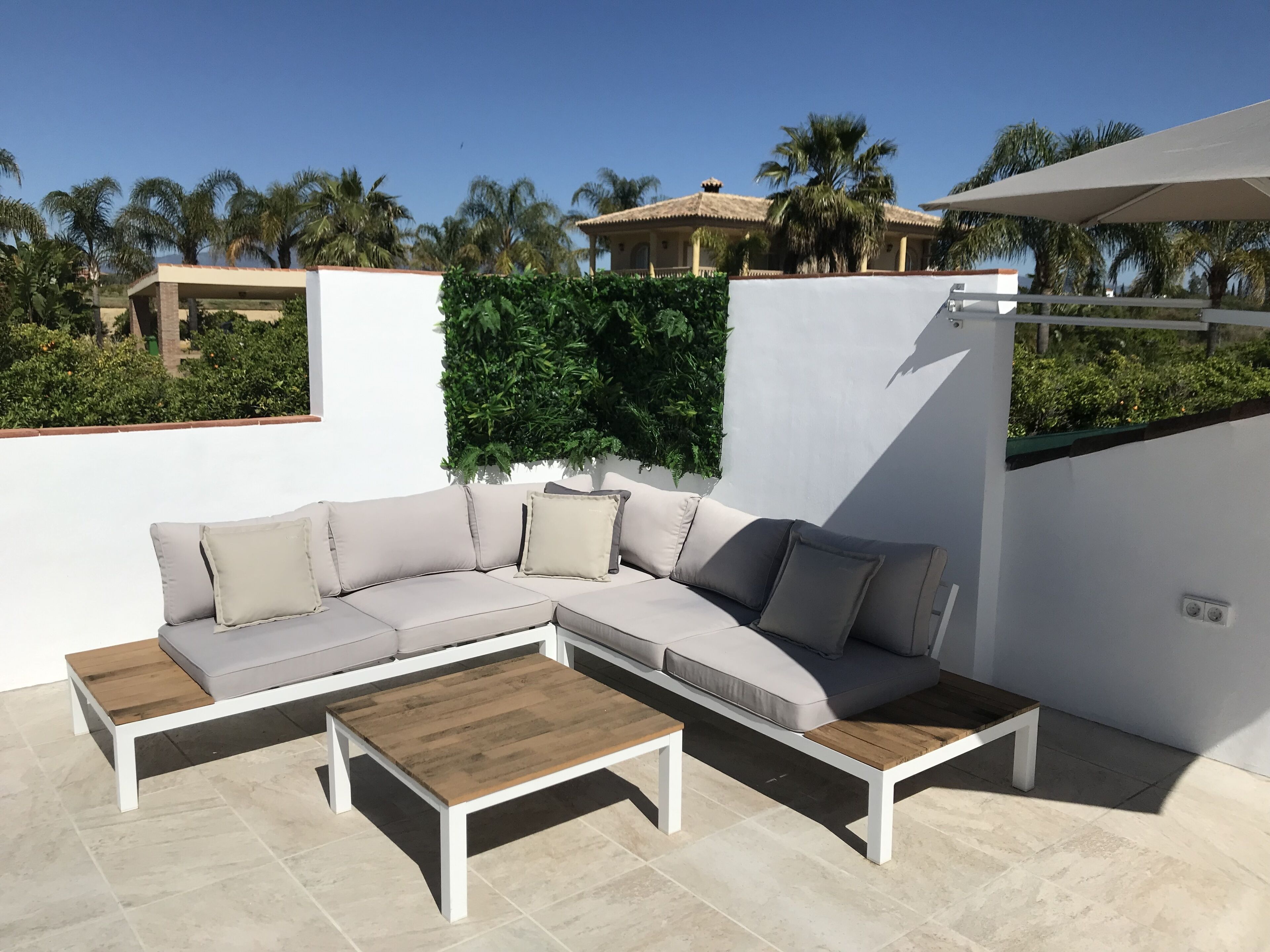 Soak up the sun on the huge south-facing roof-terrace