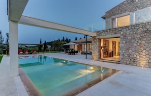Beheizter Pool