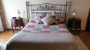 5 bedrooms, wheelchair access