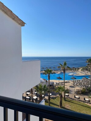 Property grounds - 2 Bedroom, 2 bathroom front line property in Cala D'or (07660 Cala D'or)