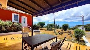 Outdoor dining - The Red House in Sero Colorado for Beach Surf- Kite and Dive Lovers (San Nicolas)