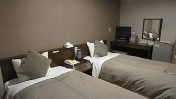 Työpöytä, silitysrauta/-lauta, ilmainen Wi-Fi, vuodevaatteet