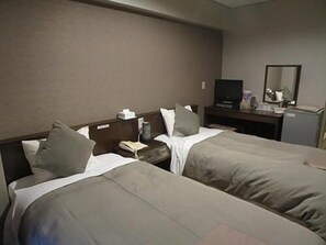 Desk, iron/ironing board, free WiFi, bed sheets - Rumieru Hyuga (Hyuga)