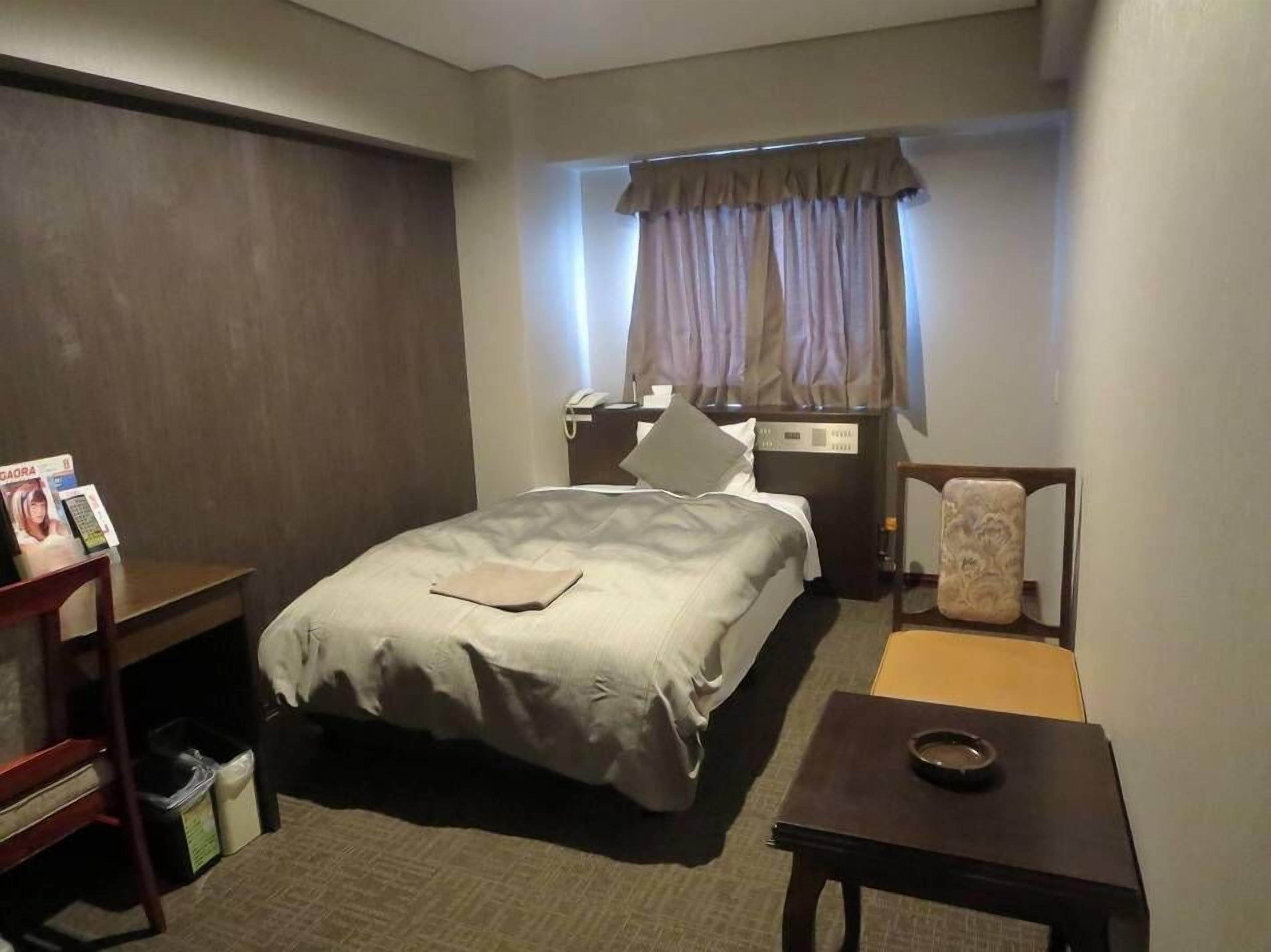 書桌、熨斗/熨衣板、免費無線上網、床單