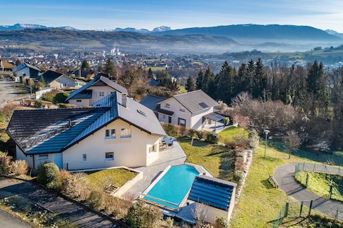 Modernes Haus mit Pool zwischen dem See von Annecy und Aix les Bains