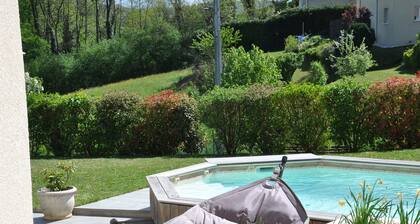 Contemporary house with pool between Lake Annecy and Aix les Bains