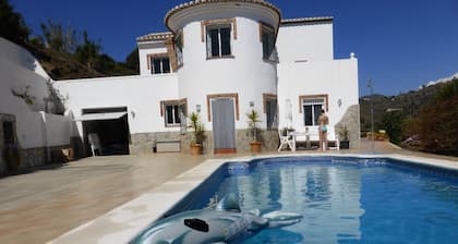 Ferienvilla für 5 Personen mit Pool und toller Aussicht