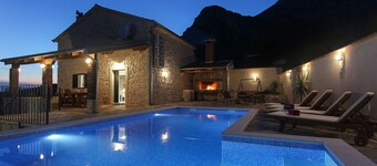 NEW! Stone house in quiet location, heated pool + sea views, ideal for familys