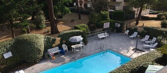 Rental in residence with swimming pool