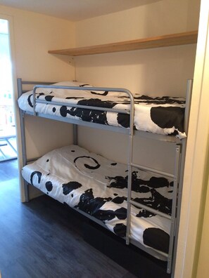 1 habitación y ropa de cama 