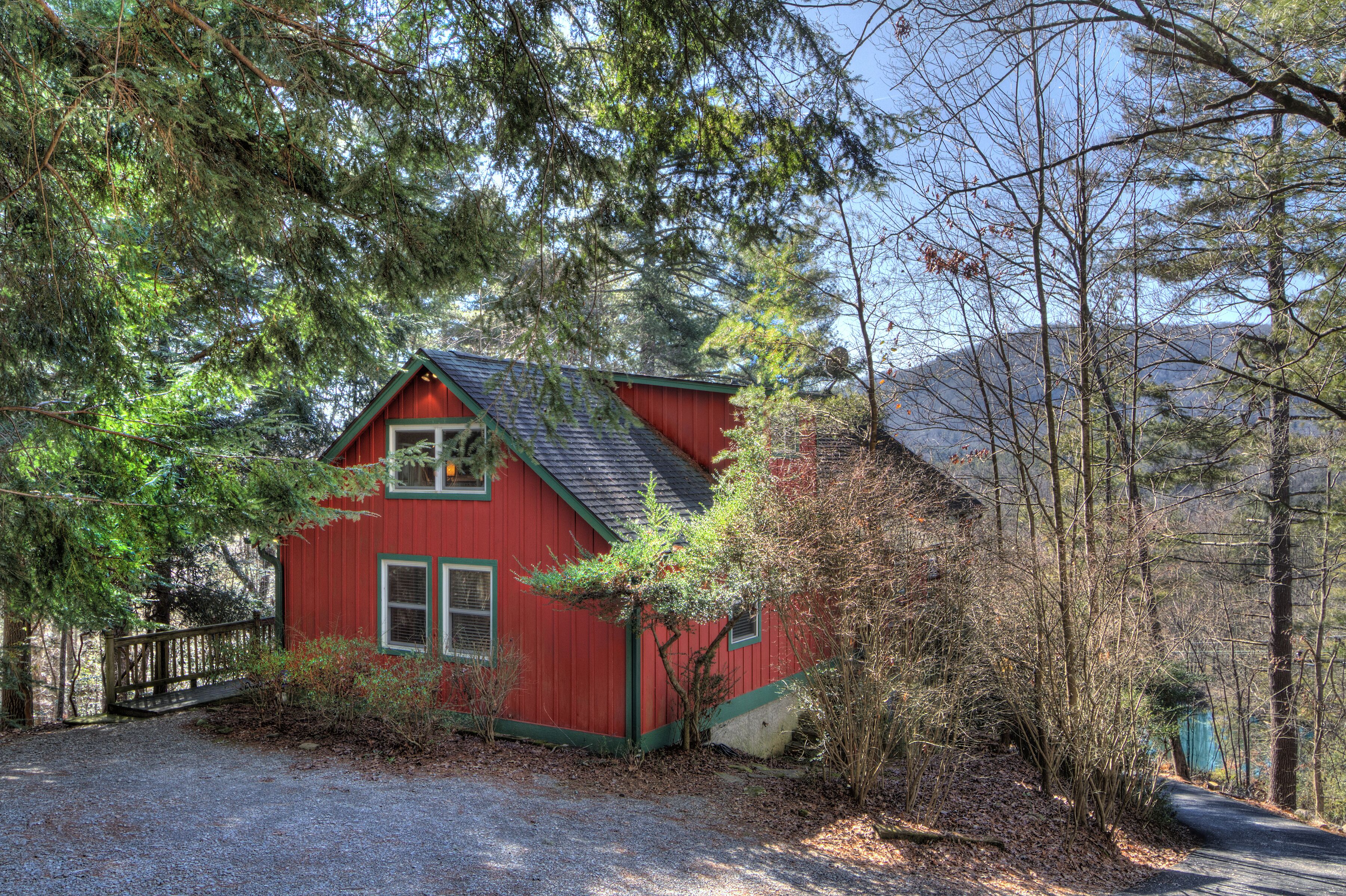 Serenade Cove: Privacy & Views! Hike, Bike and Fish In Pisgah & Dupont!