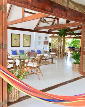 Outdoor dining - Isla Venado. Private Island in Cholon, Cartagena. (Cartagena)