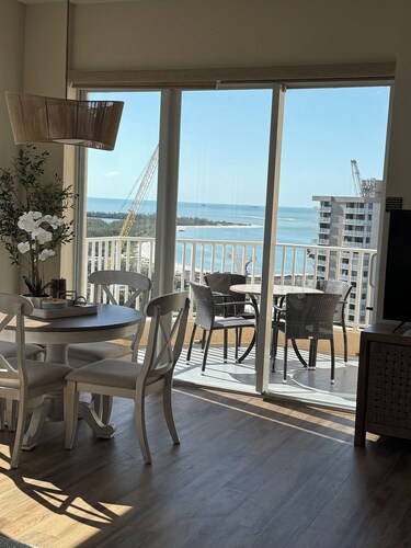 Newly Renovated Top Floor Luxury Penthouse. Breathtaking Gulf & Bay Views