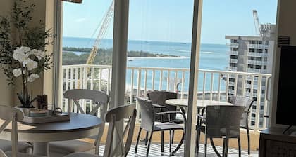 Newly Renovated Top Floor Luxury Penthouse. Breathtaking Gulf & Bay Views