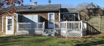 Cozy, Clean, Bikes, Kayaks, Laundry, Ferry Tickets, Near Bike Path and Town