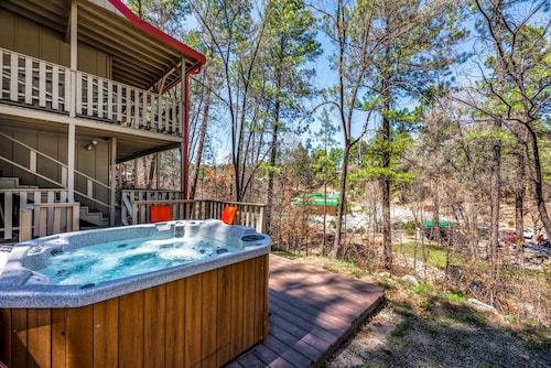 RELAX Mid-town On River! AMAZING loc - Opt HOT TUB