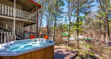 RELAX Mid-town On River! AMAZING loc - Opt HOT TUB