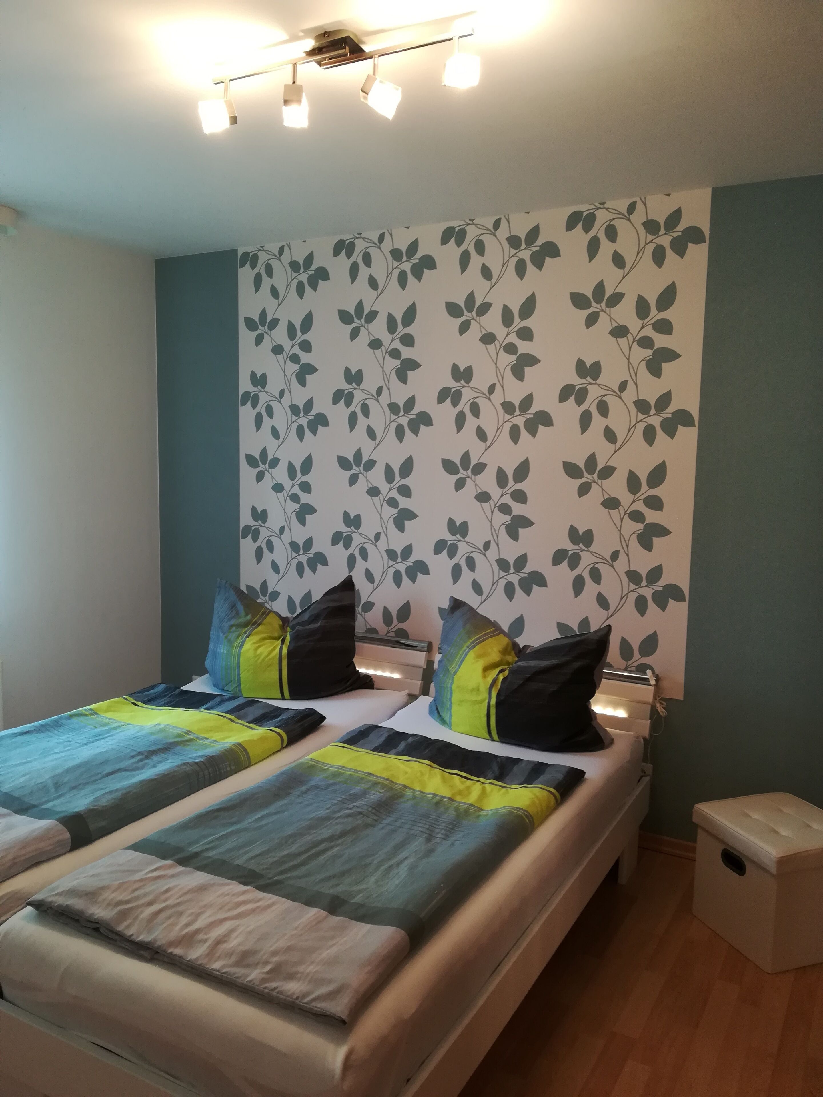 2 多间卧室、熨斗/熨衣板、WiFi、床单