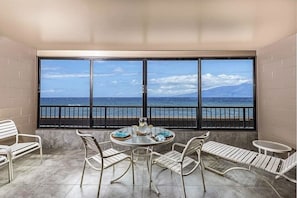 YOU CAN HAVE THE OPTION OF OPENING OR CLOSING THE LANAI WINDOWS