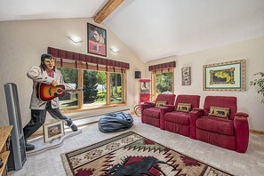 Interior - Quiet 4 Acres, Gym,Theater, Grill,  & WILDLIFE! Sleeps 6 IN LUXURY!
Lic NCD0335 (Estes Park)