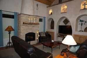 تلفزيون ذكي، مدفأة، ألعاب فيديو، مشغل دي في دي