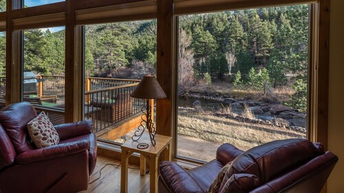 Prime River Frontage with Divide Views, AC, fishing, deck,.5 mi EP& 2mi to RMNP