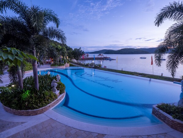 Outdoor pool - Sunlight Eco Tourism Island Resort (Naglayan Island)