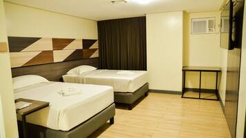 Deluxe Room | Desk, free WiFi, bed sheets