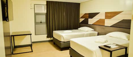 Deluxe Room | Meja, Wi-fi percuma, cadar katil