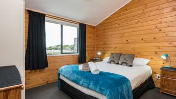 2 Bedroom Cottage | 2 bedrooms, Select Comfort beds, individually decorated