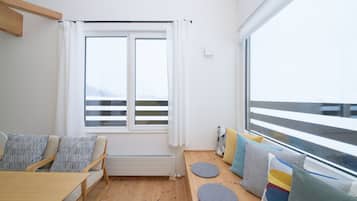 Deluxe Cottage, Multiple Bedrooms, Non Smoking, Mountain View (2 Bedroom+1 Studio Bedroom) | Dapur peribadi | Peti sejuk/penyejuk beku saiz penuh, ketuhar gelombang mikro, dapur