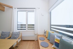 ดีลักซ์คอทเทจ, หลายห้องนอน, ปลอดบุหรี่, วิวภูเขา (2 Bedroom+1 Studio Bedroom) | ครัวส่วนตัว | ตู้เย็นขนาดใหญ่, ไมโครเวฟ, เตาประกอบอาหาร, เครื่องล้างจาน