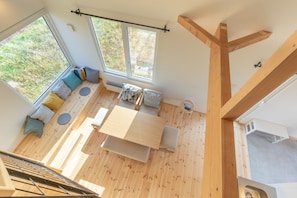 Stuga Deluxe - flera sovrum - icke-rökare - utsikt mot bergen (2 Bedroom+1 Studio Bedroom) | Vardagsrum | Platt-tv och Netflix