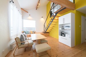 2ベッドルーム+1スタディオベッドルーム　デラックスコテージ (連泊限定) | リビング エリア | 薄型テレビ、Netflix
