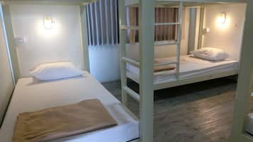 Shared Dormitory | Free WiFi, bed sheets