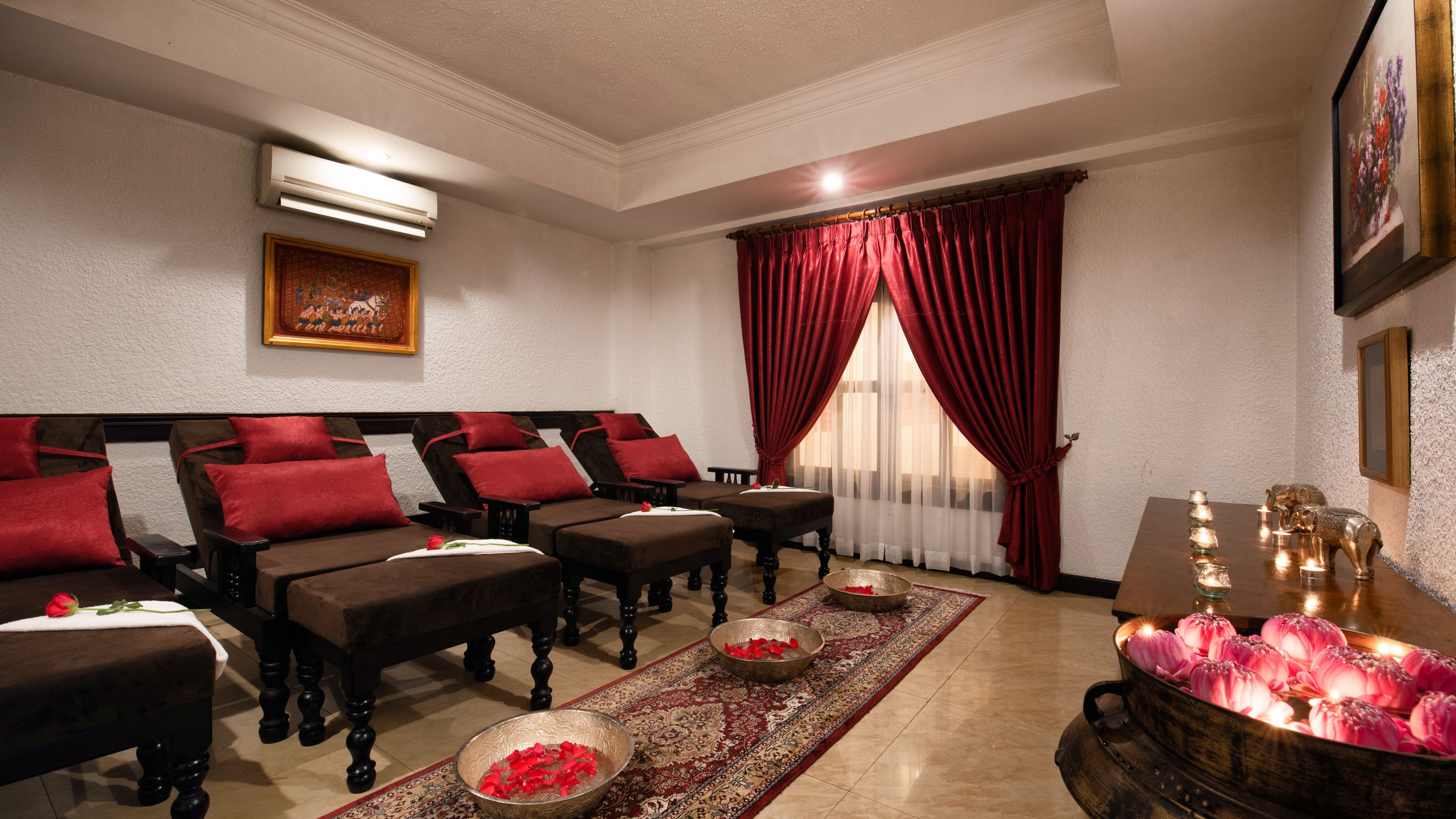 couples treatment room(s), sauna, hot tub, steam room, body treatments