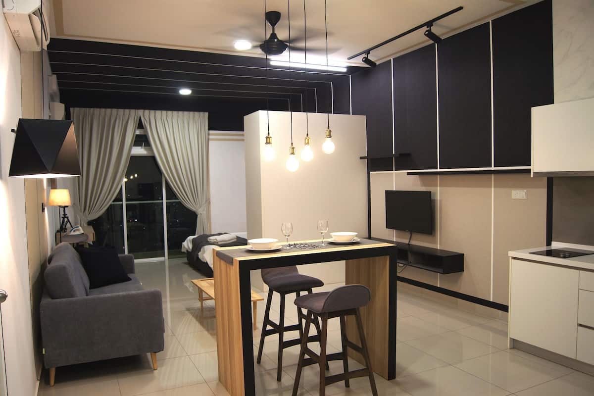 Studio Suite Deluxe, quang cảnh thành phố | Két bảo mật tại phòng, trang trí khác biệt