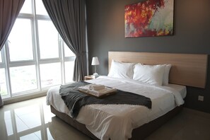Camera Deluxe con letto matrimoniale o 2 letti singoli, vista città | Una cassaforte in camera, con stile personalizzato